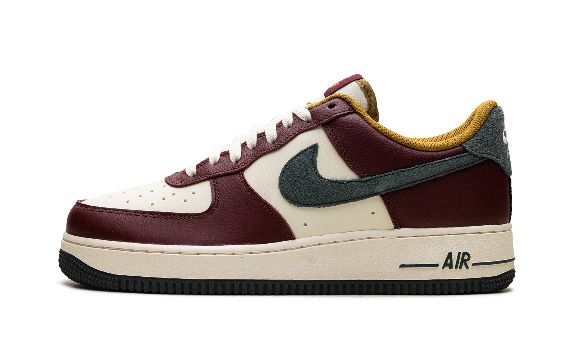 Air Force 1 "Dark Team Red Vintage Green" HQ3612 113