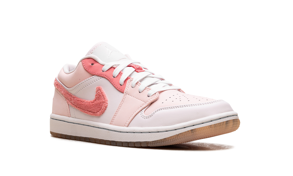 Jordan 1 Low SE WMNS "Mighty Swooshers Pink" DM5443 666