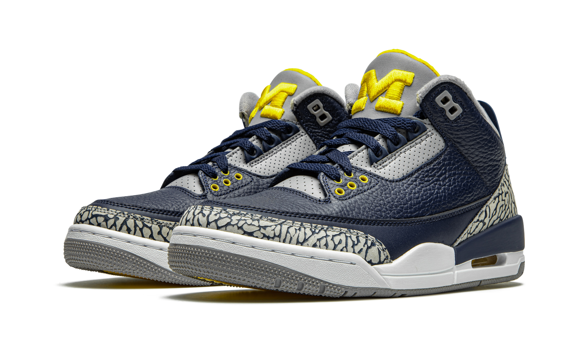 Air Jordan 3 Retro PE "Michigan" AJ3 820064