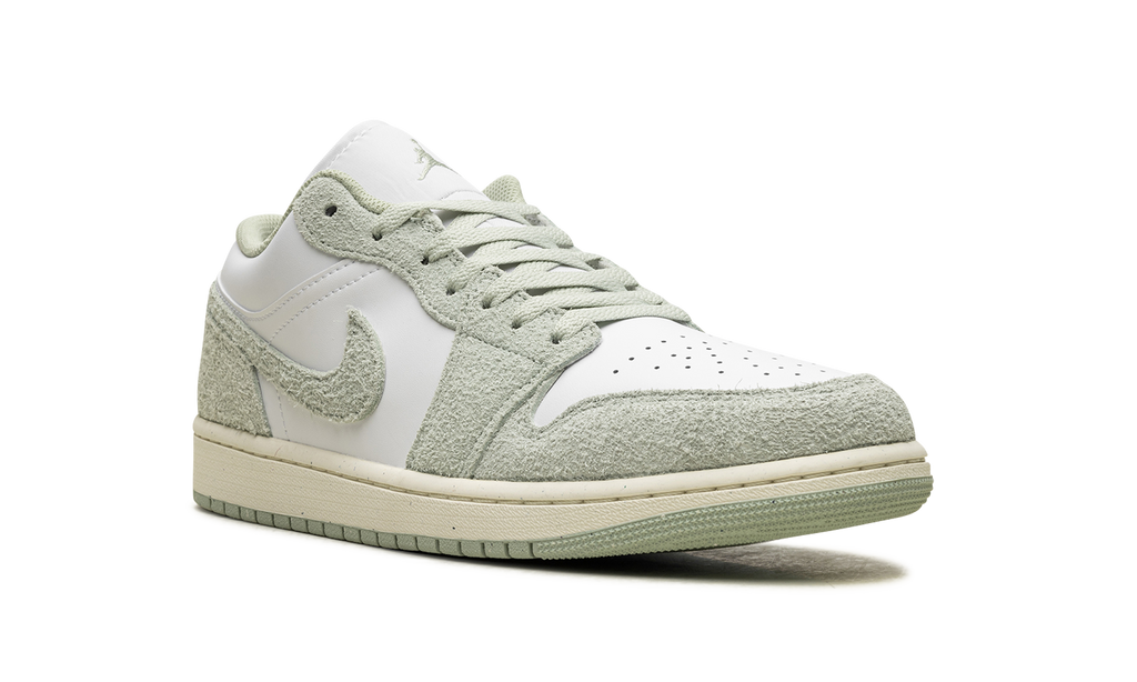 Air Jordan 1 Low SE "Seafoam" FN5214 131