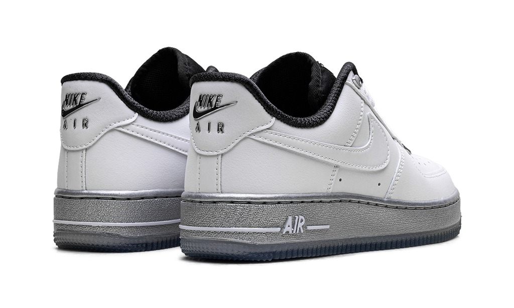 AIR FORCE 1 '07 SE WMNS "White Chrome" DX6764 100
