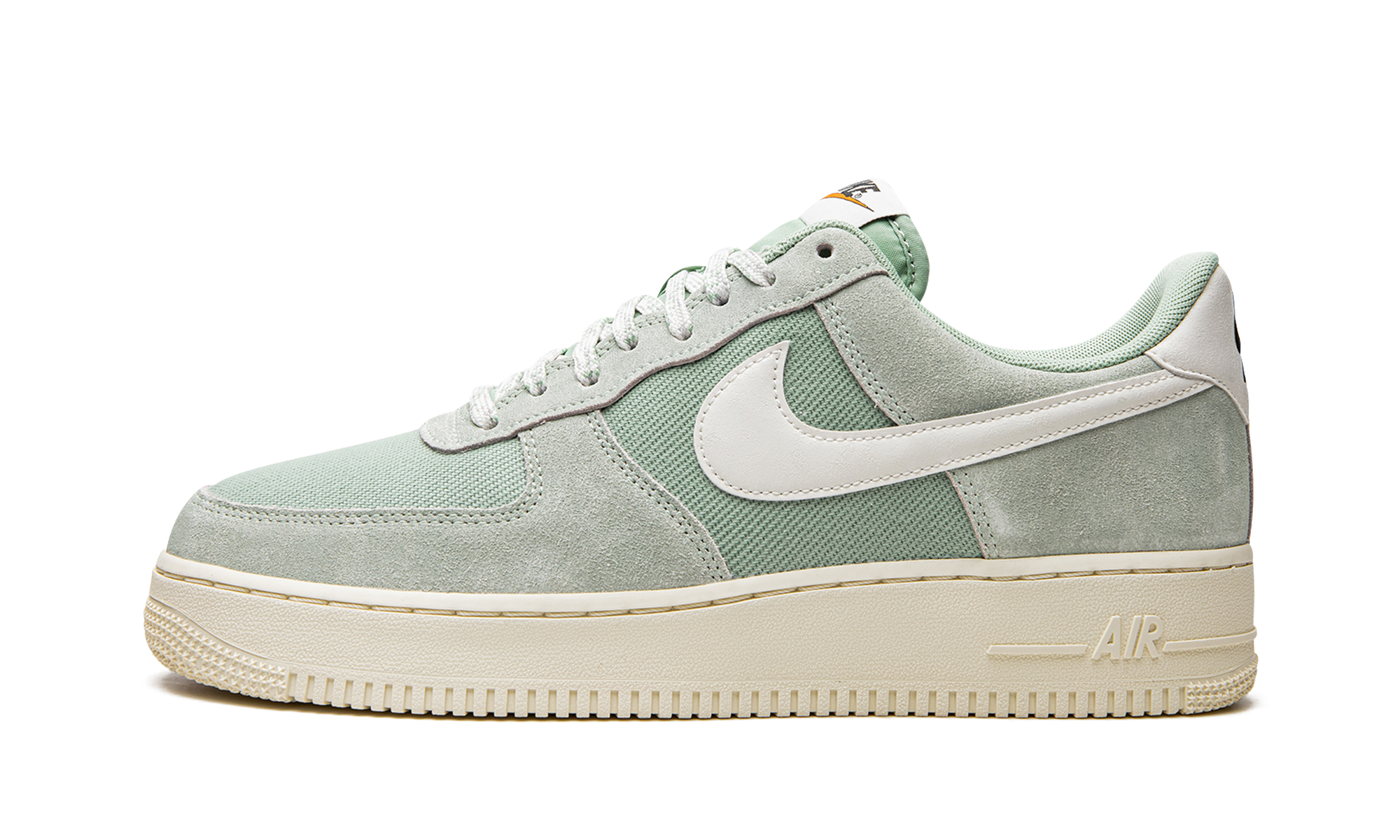 Air Force 1 "Certified Fresh" DO9801 300