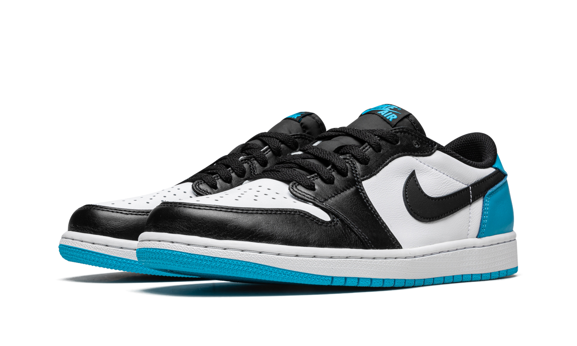Air Jordan 1 Low OG "UNC" CZ0790 104