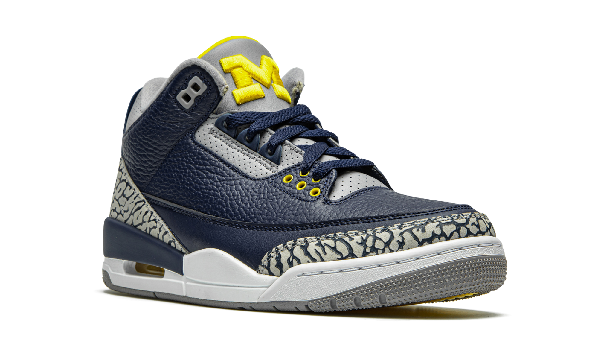 Air Jordan 3 Retro PE "Michigan" AJ3 820064