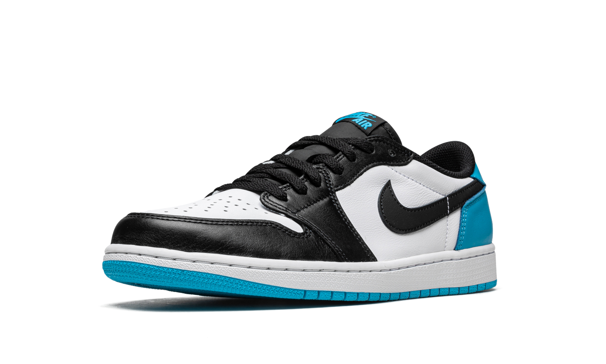 Air Jordan 1 Low OG "UNC" CZ0790 104