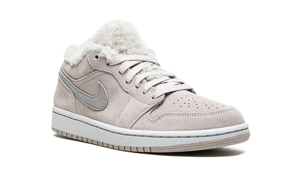 AIR JORDAN 1 Low SE WMNS "Sherpa Fleece" DO0750 002
