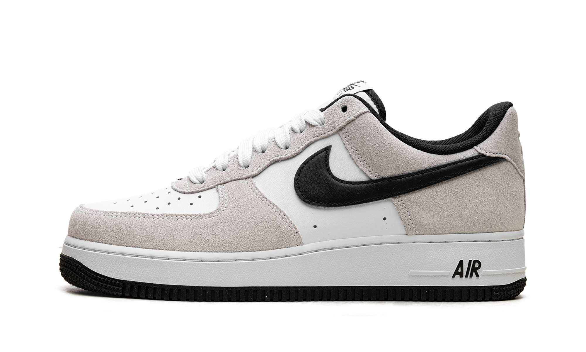 Air Force 1 Low '07 LV8 "White Black" IB6388 100