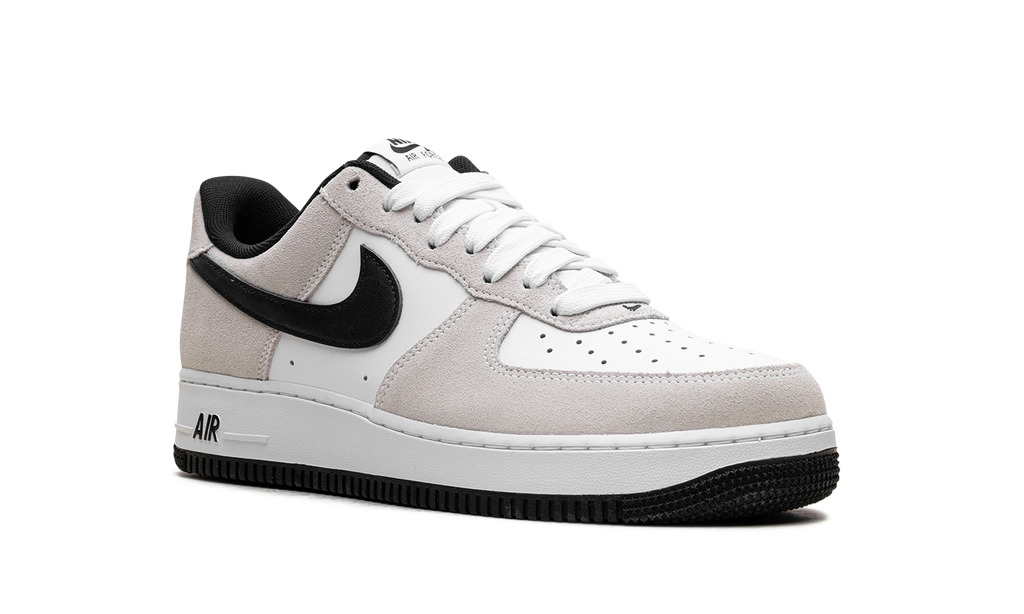 Air Force 1 Low '07 LV8 "White Black" IB6388 100