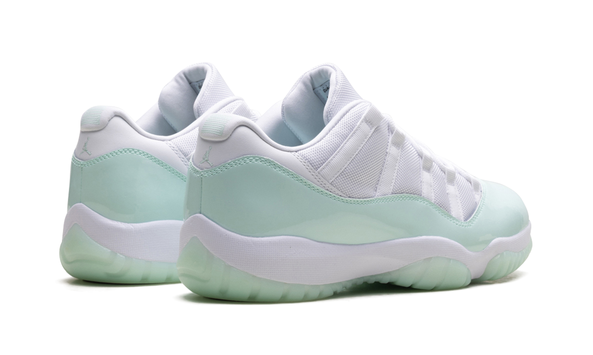 Air Jordan 11 Low WMNS "Igloo" AH7860 103