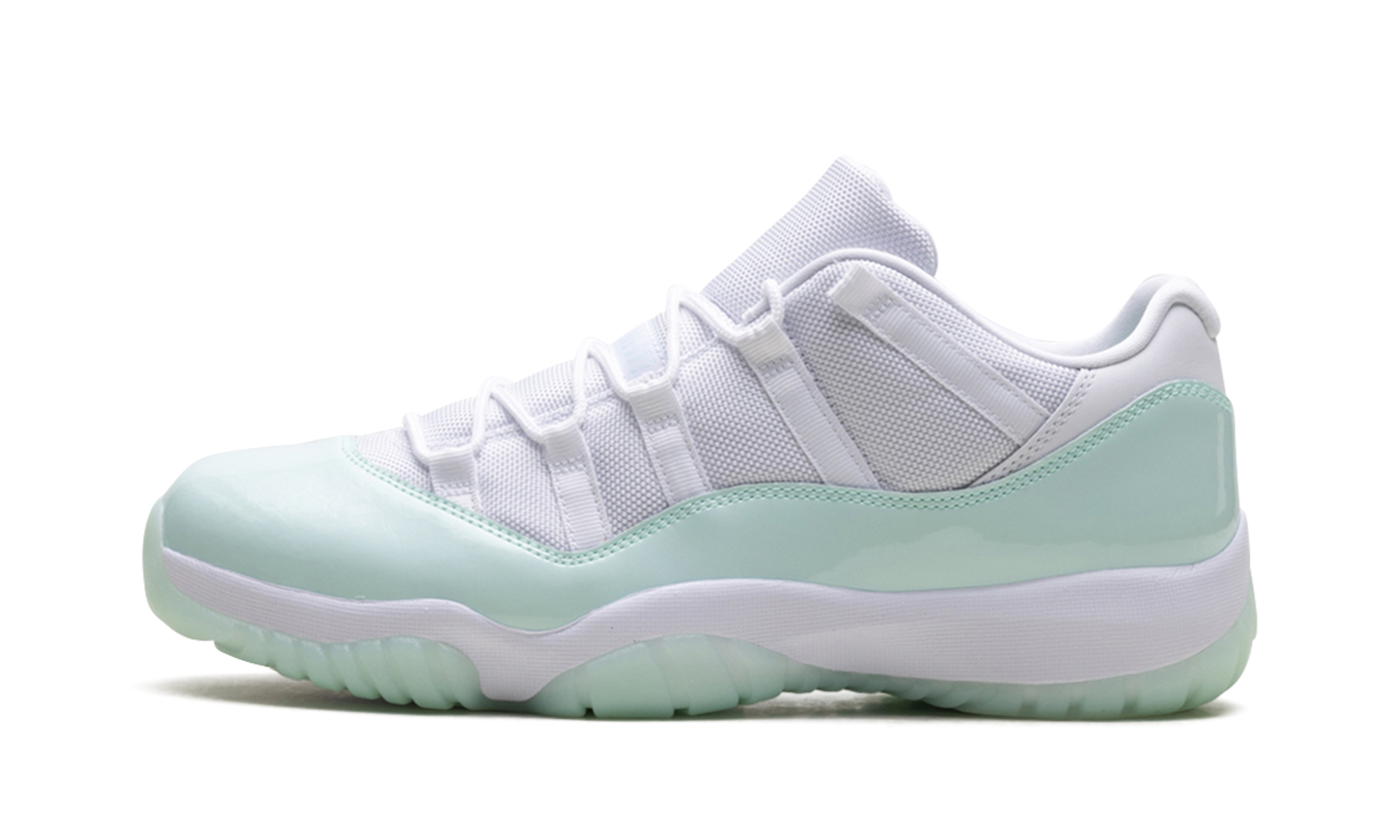 Air Jordan 11 Low WMNS "Igloo" AH7860 103