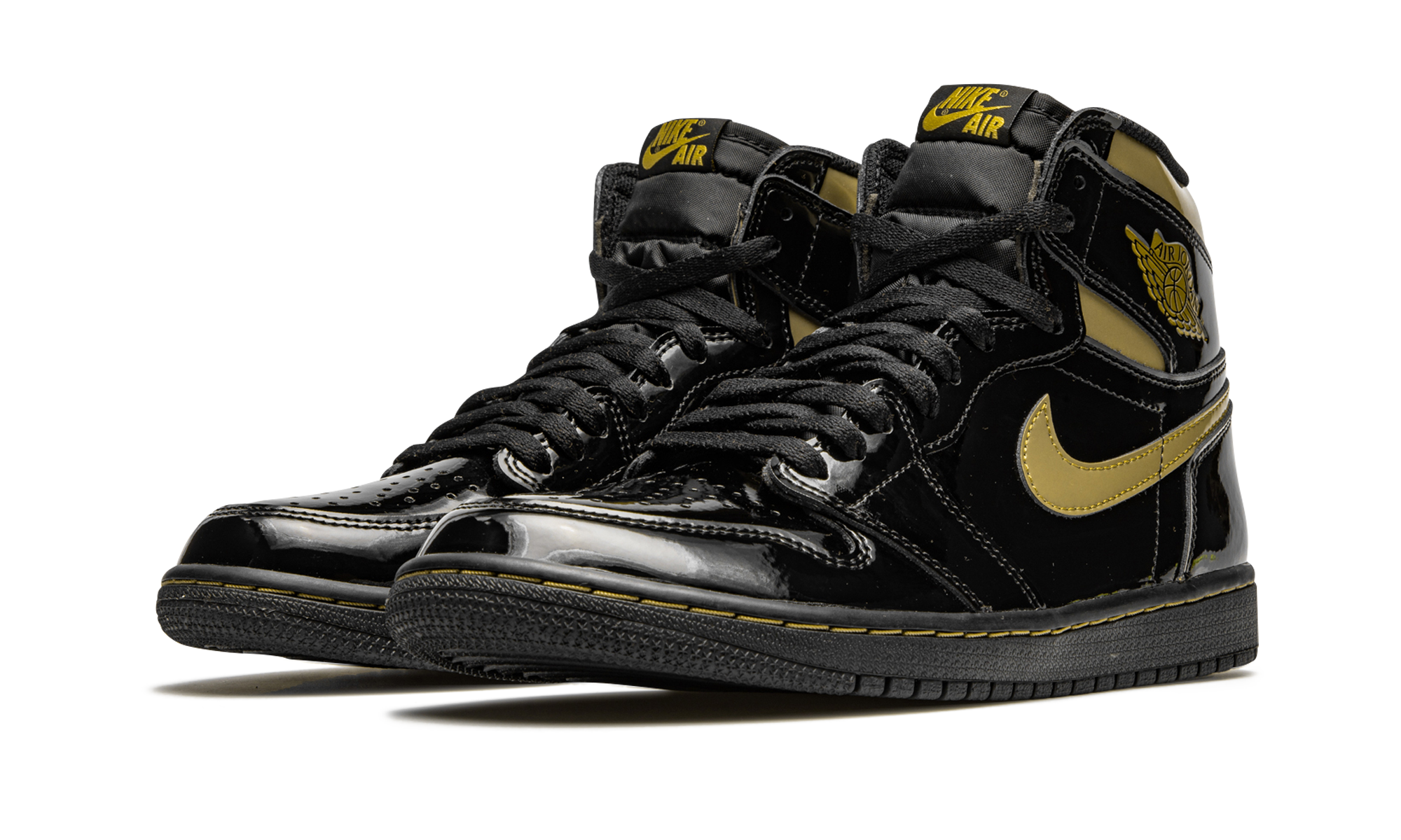 Air Jordan 1 Retro High OG "Black Metallic Gold" 555088 032