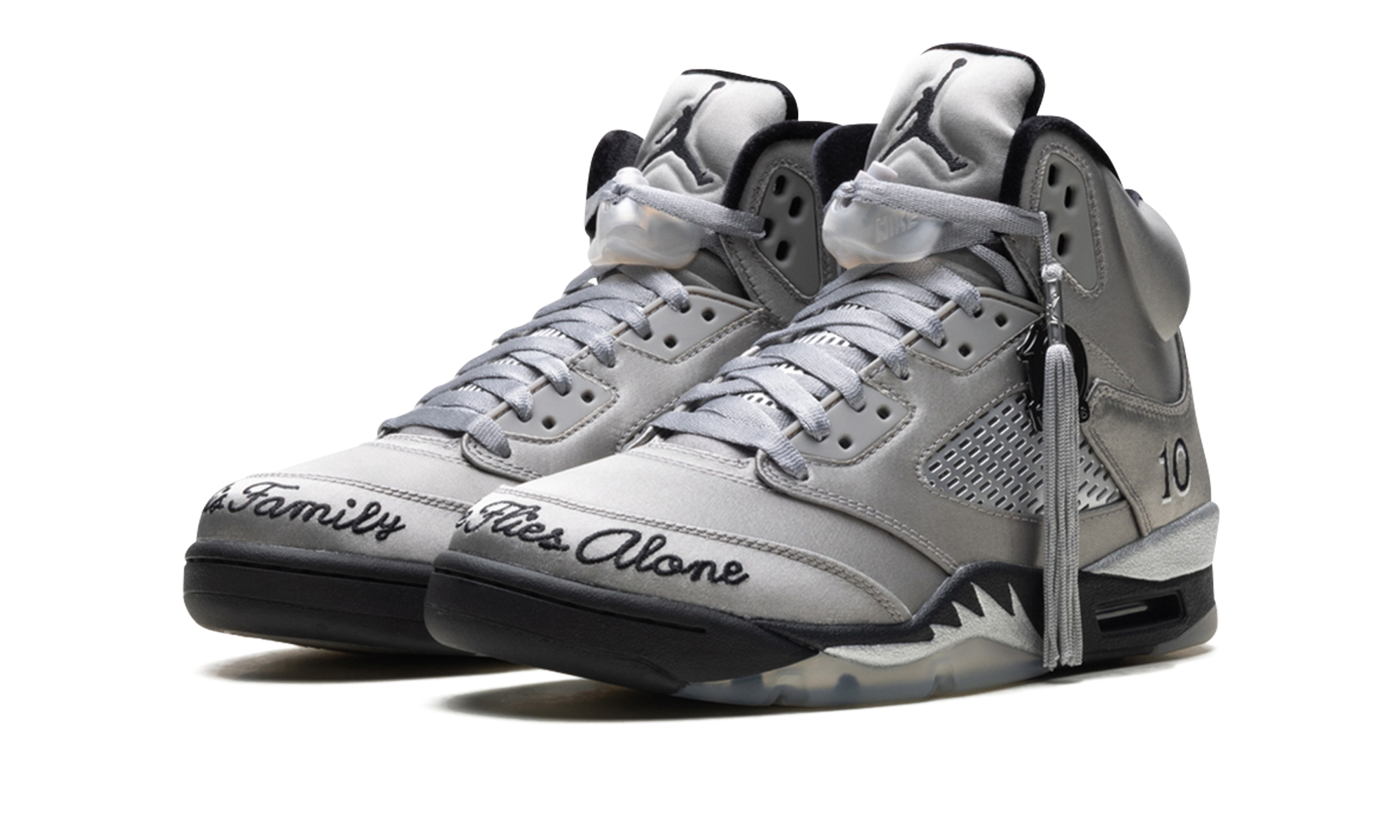 Air Jordan 5 Retro WMNS "Wings (2025)" IO2038 001