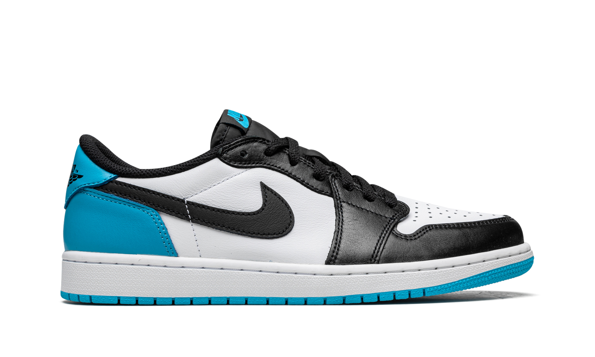 Air Jordan 1 Low OG "UNC" CZ0790 104