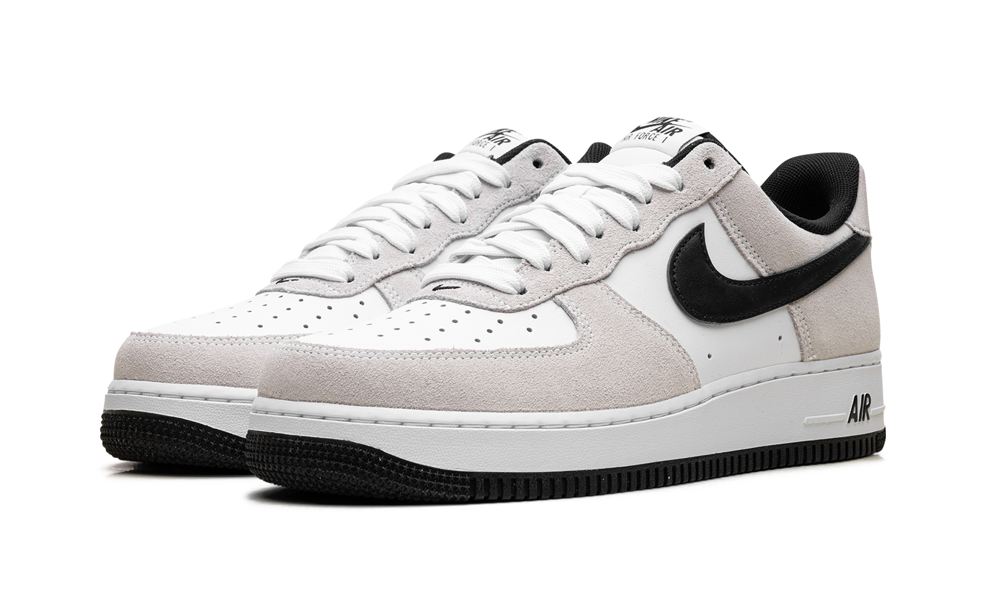 Air Force 1 Low '07 LV8 "White Black" IB6388 100