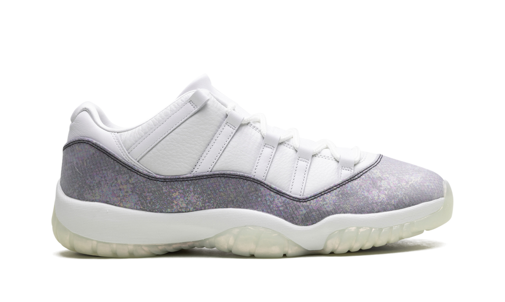 Air Jordan 11 Low "Year of the Snake" HQ7000 001