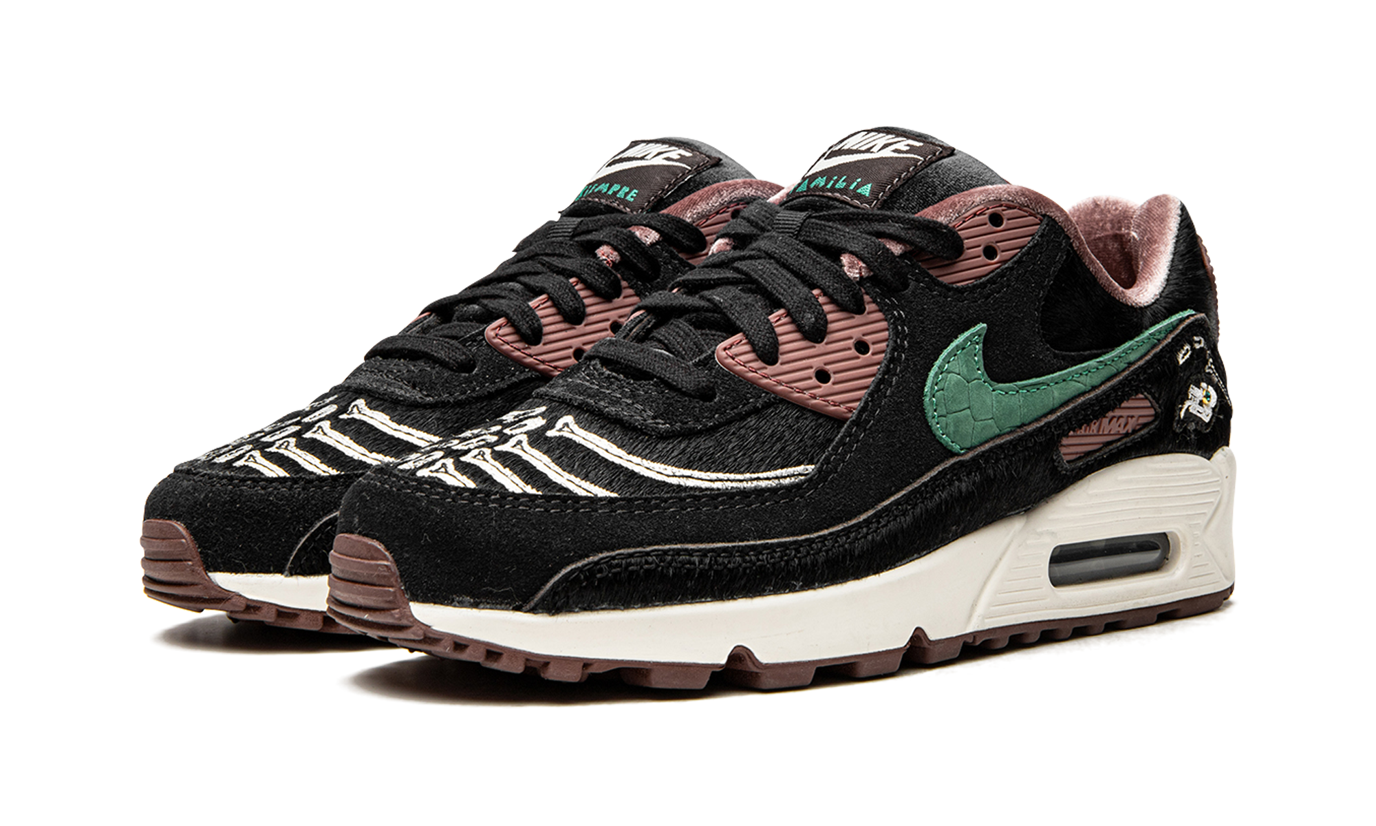 AIR MAX 90 SE WMNS "Siempre Familia" DO2154 010
