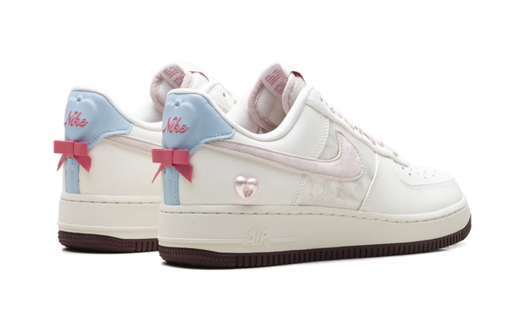 Nike Air Force 1 WMNS "Valentine's Day (2026)" IQ4937 161