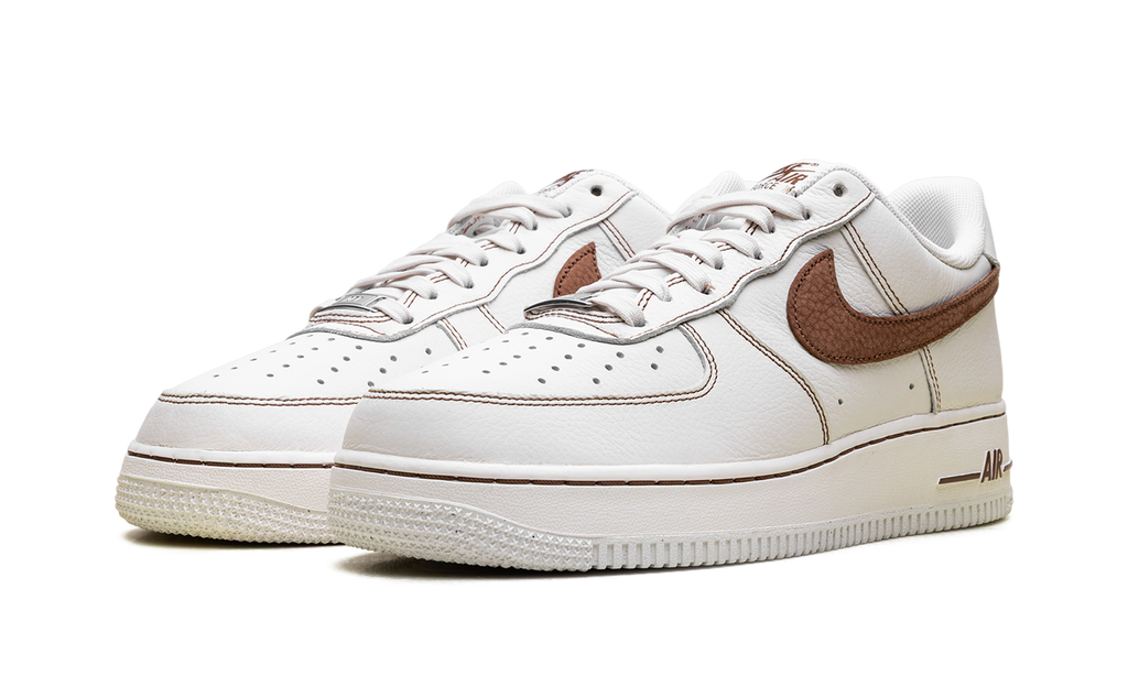 Air Force 1 '07 LV8 "Ivory Saddle Bro" HQ2037 101