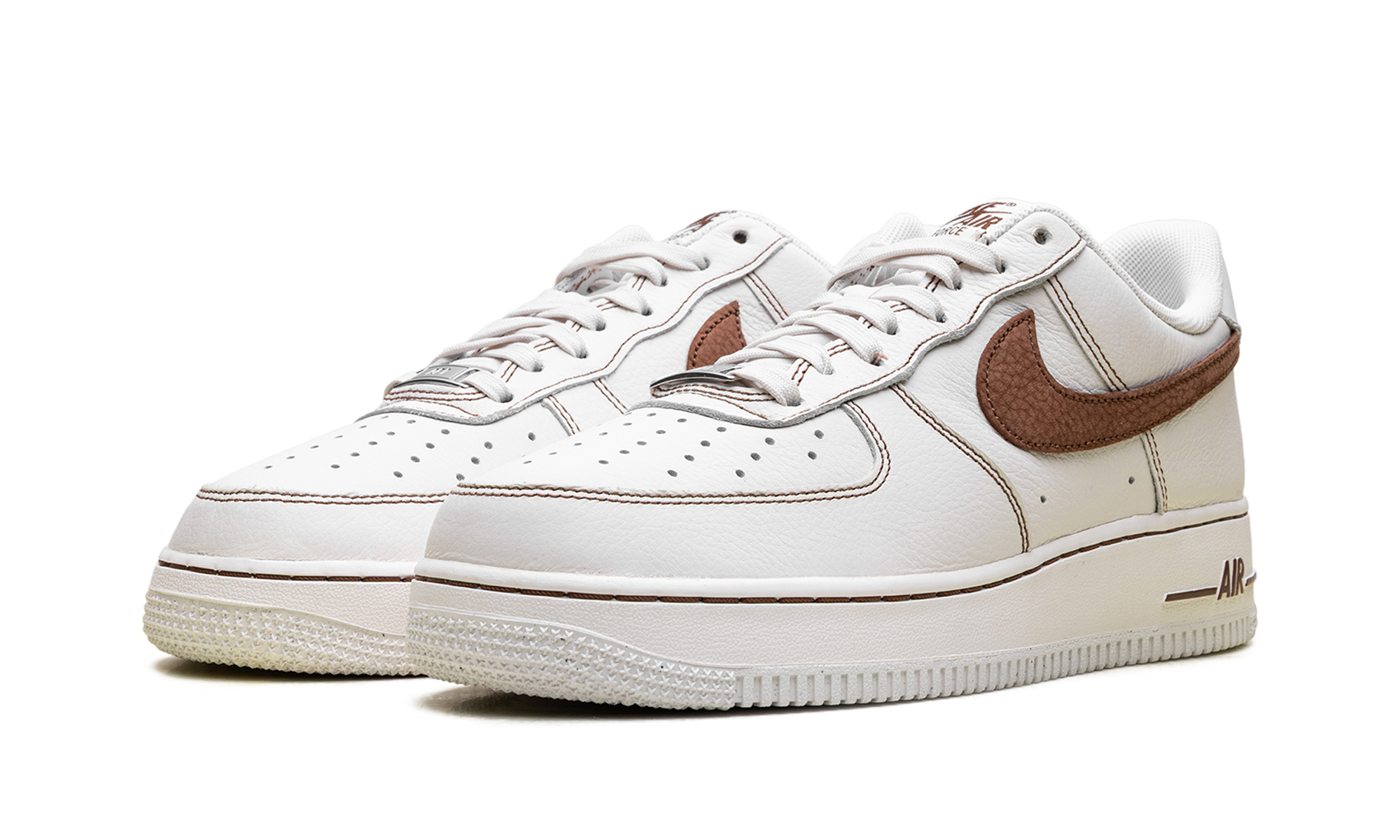 Air Force 1 '07 LV8 "Ivory Saddle Bro" HQ2037 101