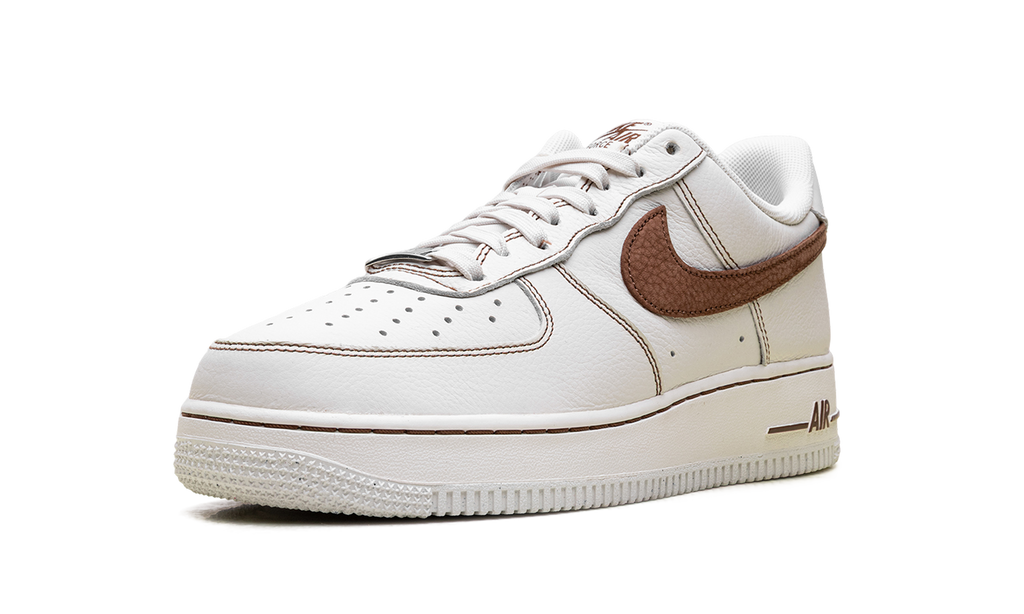 Air Force 1 '07 LV8 "Ivory Saddle Bro" HQ2037 101