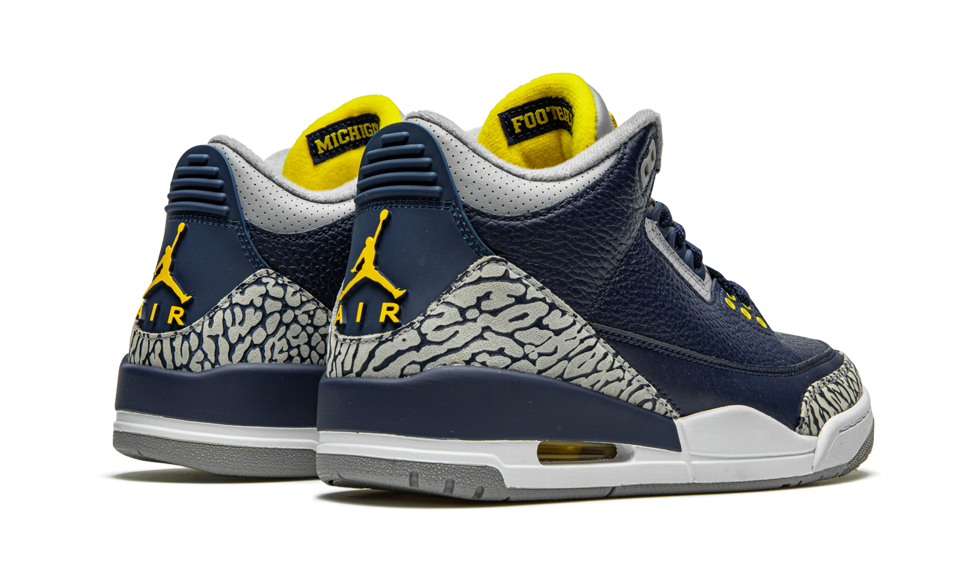 Air Jordan 3 Retro PE "Michigan" AJ3 820064