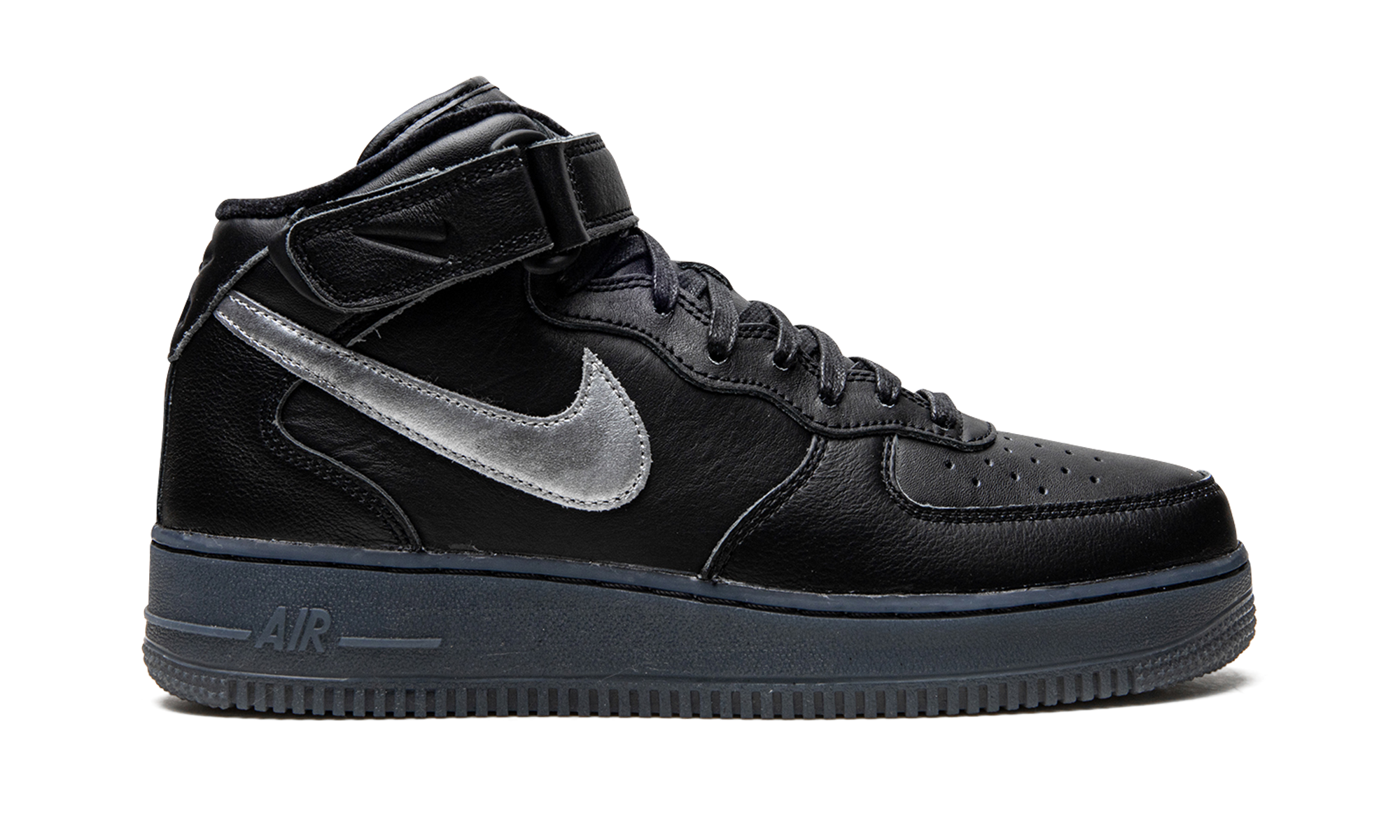 Air Force 1 Mid "Black / Metallic Silver" DX3061 001