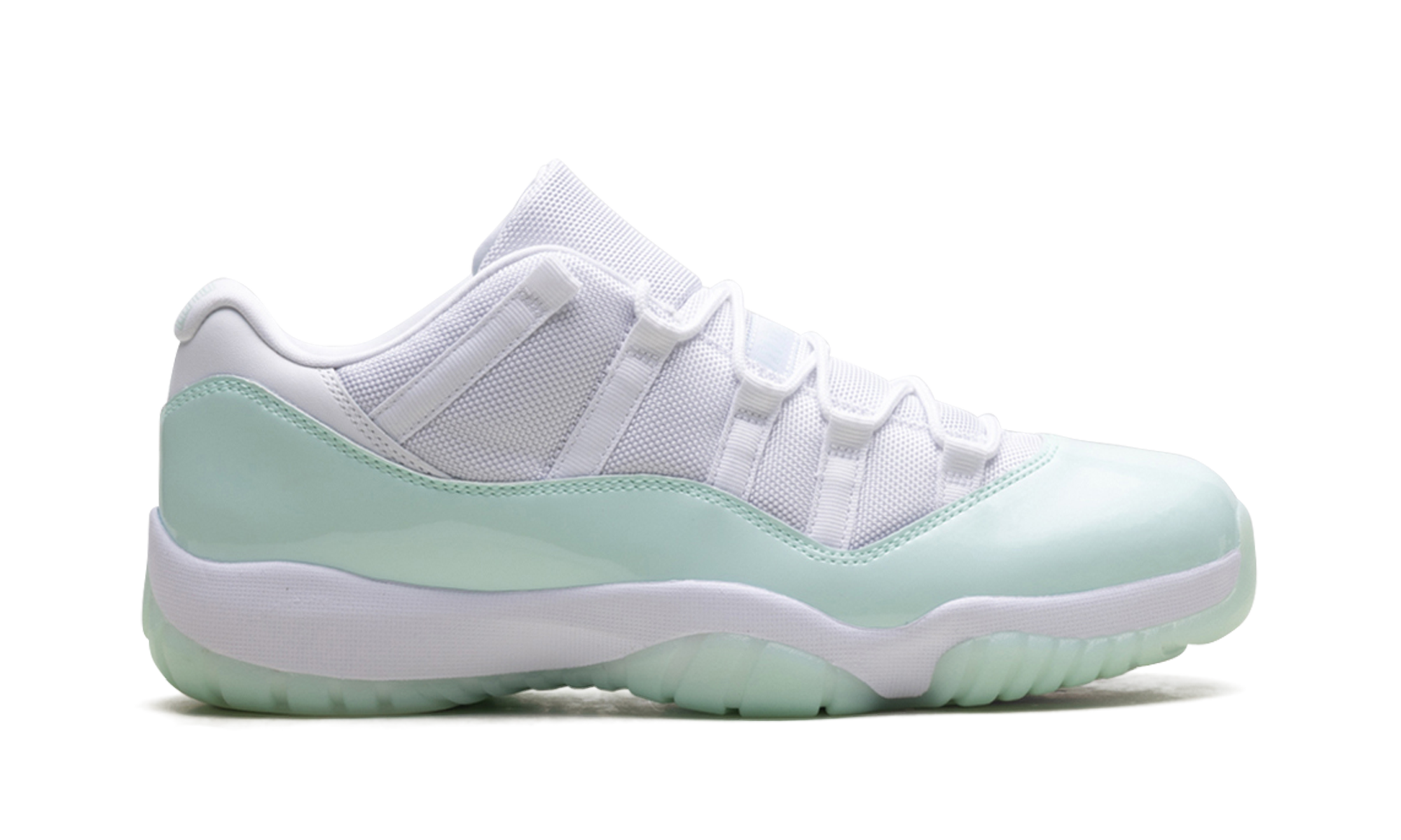 Air Jordan 11 Low WMNS "Igloo" AH7860 103