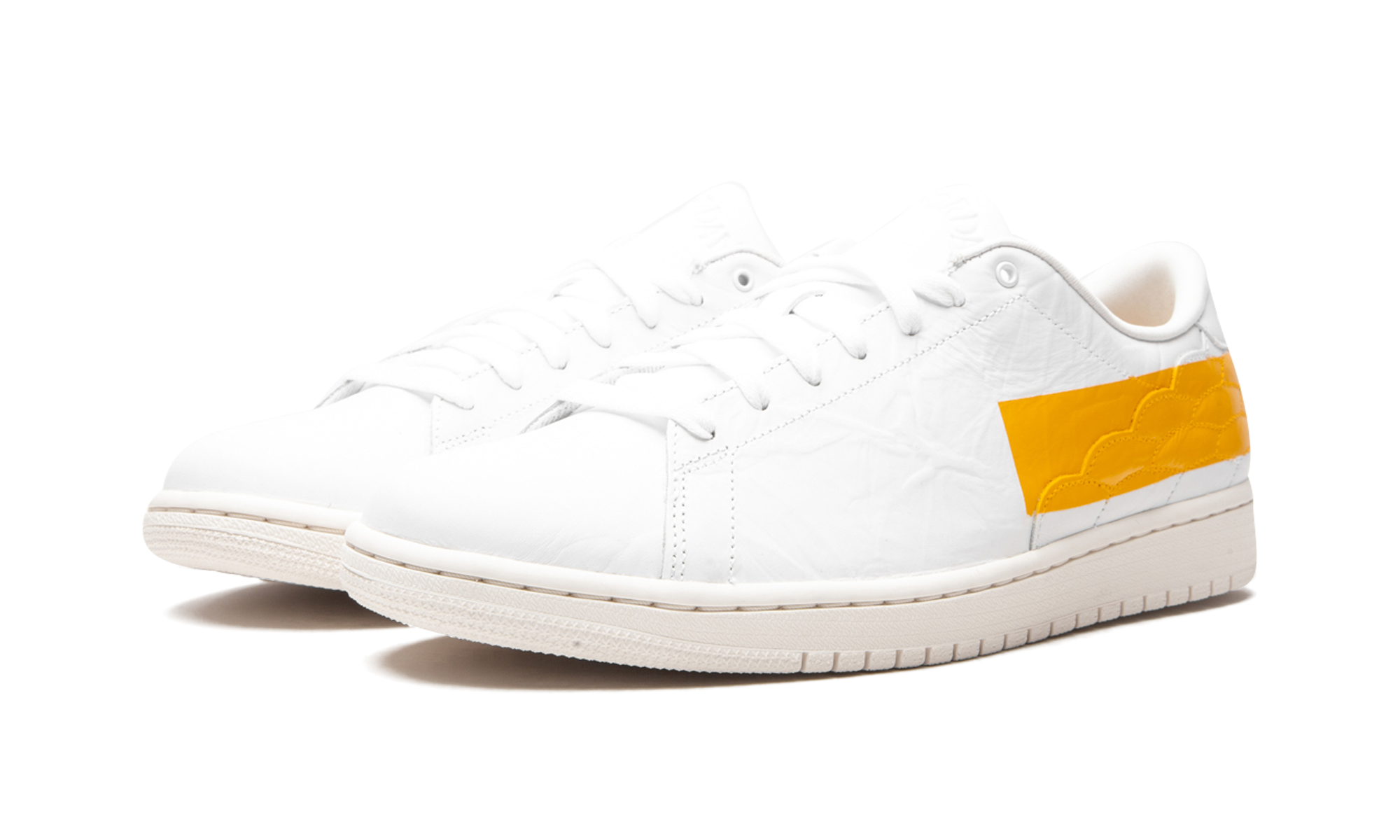 Jordan 1 Low Centre Court "University Gold" DJ2756 102