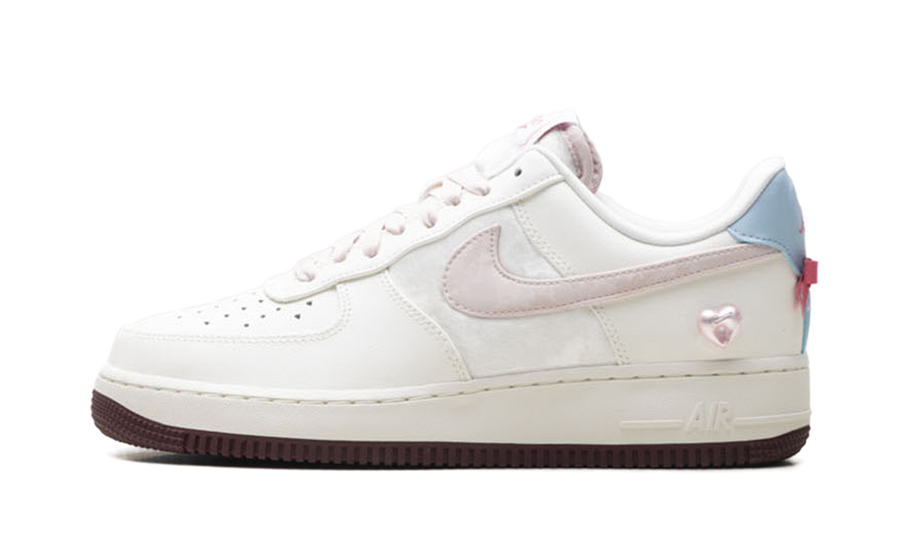Nike Air Force 1 WMNS "Valentine's Day (2026)" IQ4937 161