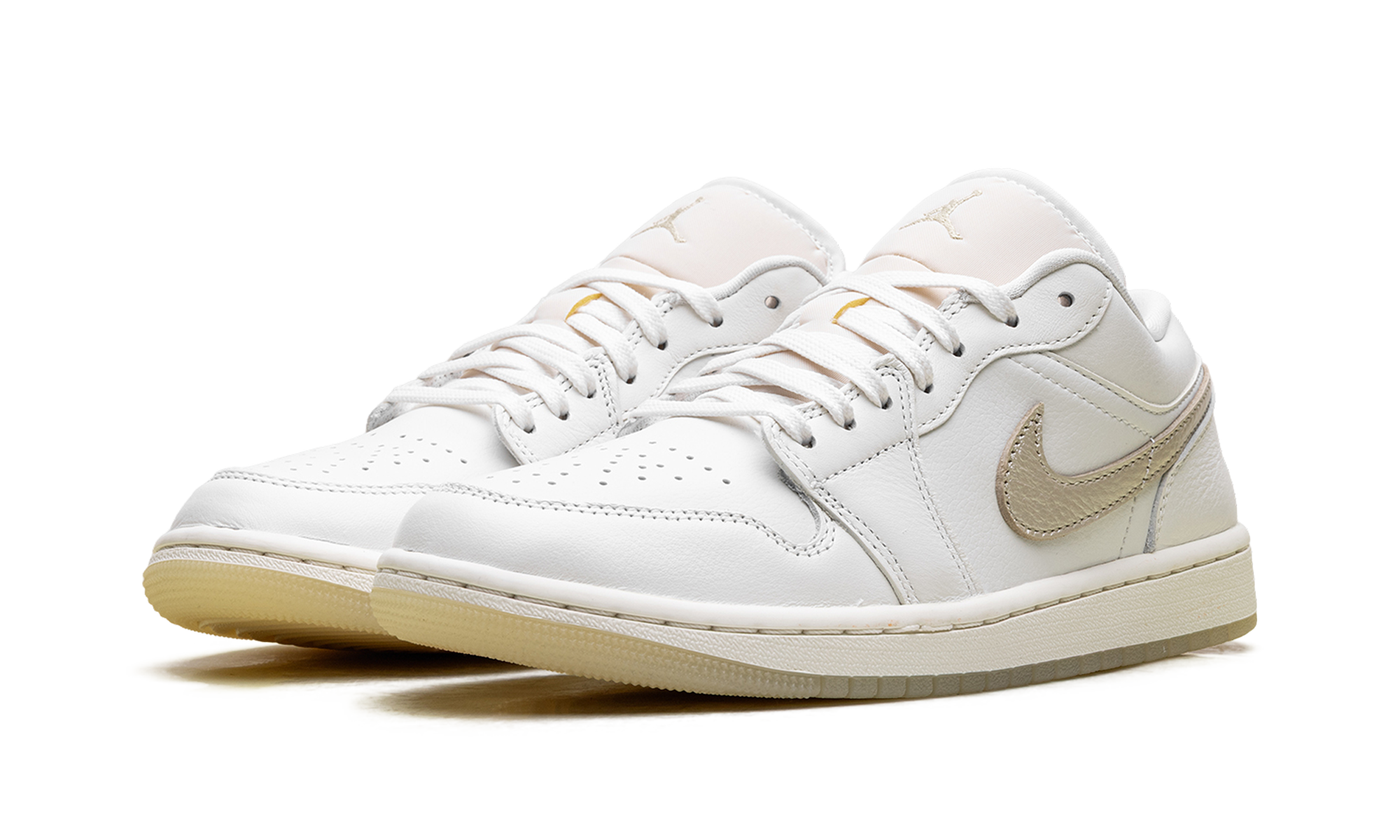 Jordan 1 Low SE WMNS "Metallic Team Gold" HV5157 100