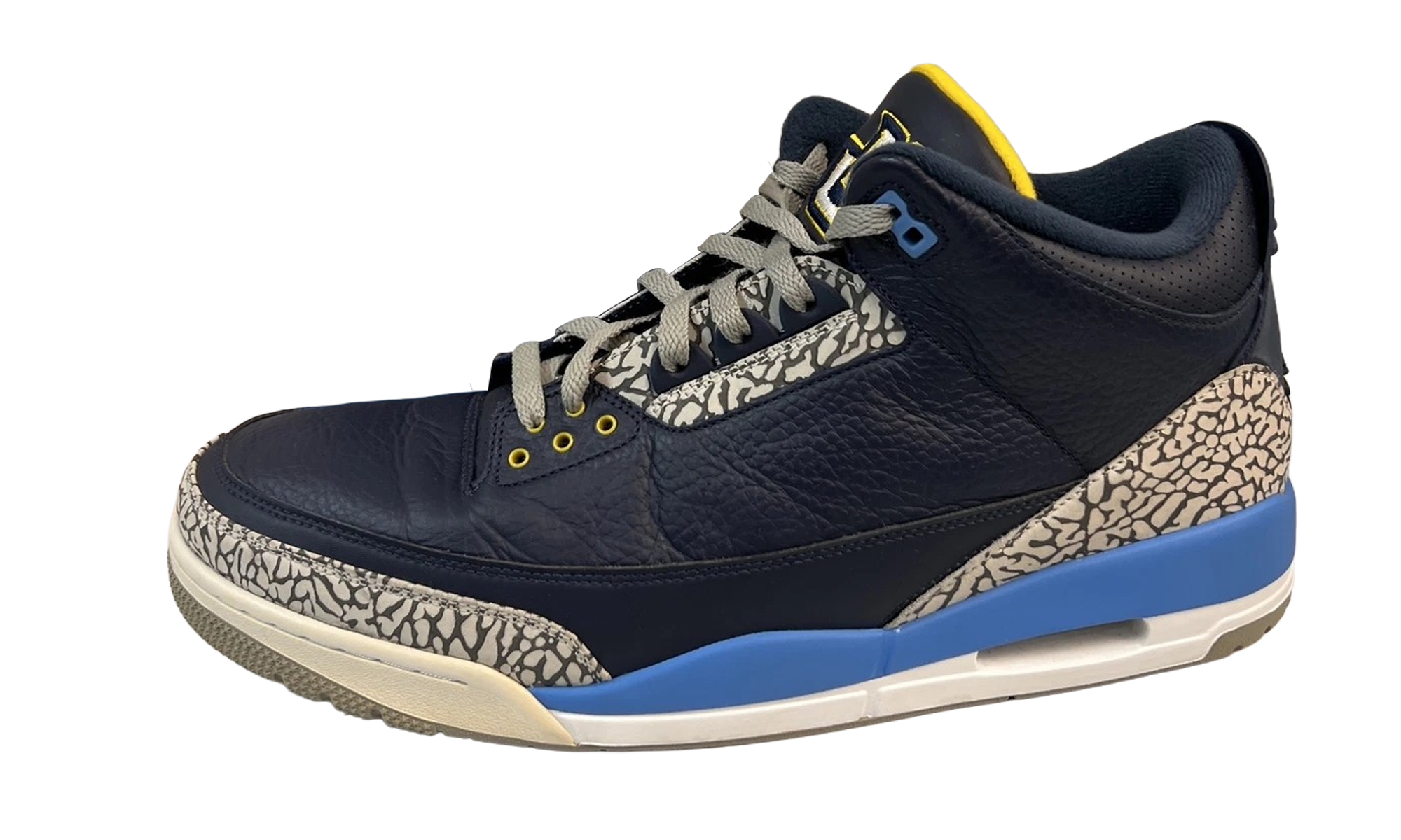 Jordan 3 "Marquette PE" AJ3 838938