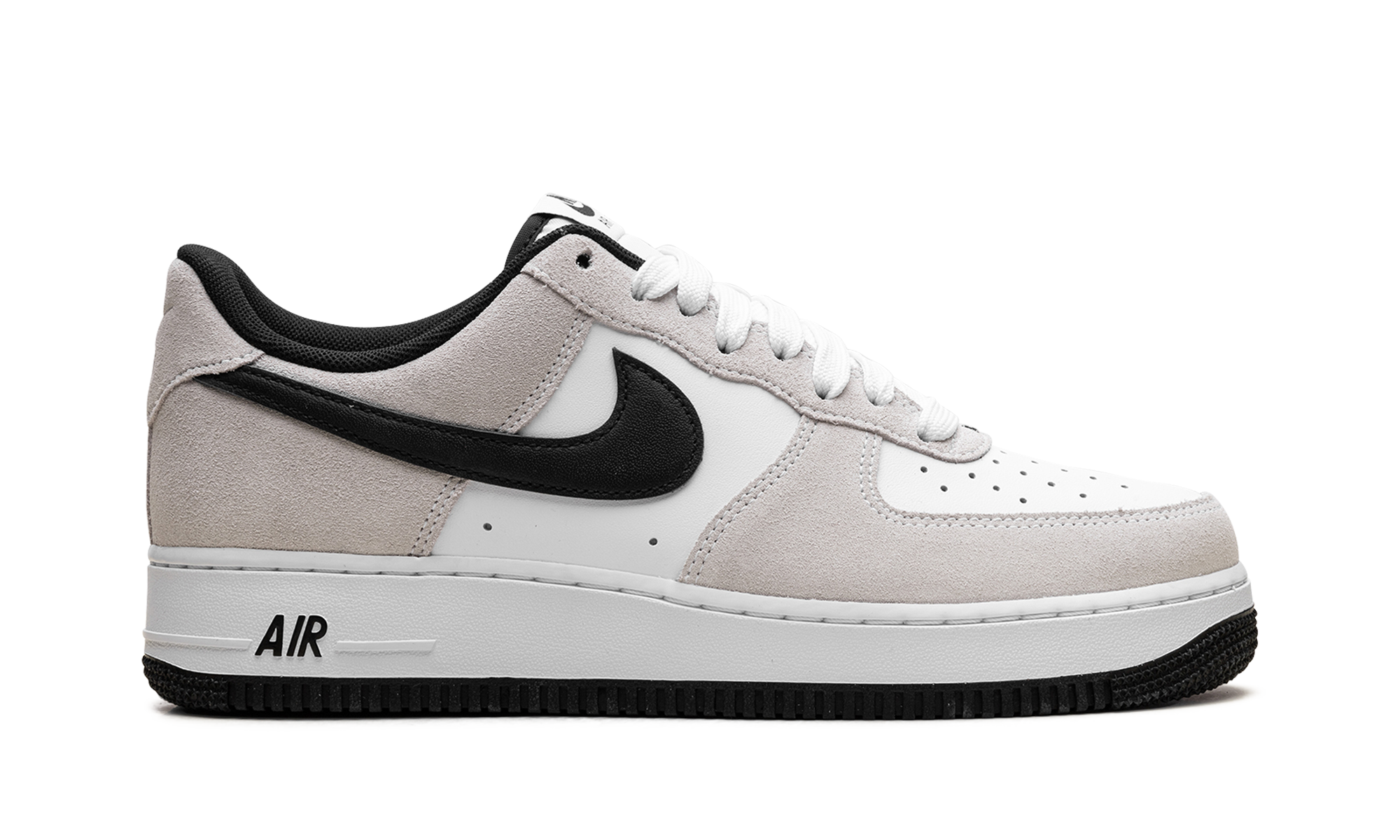 Air Force 1 Low '07 LV8 "White Black" IB6388 100