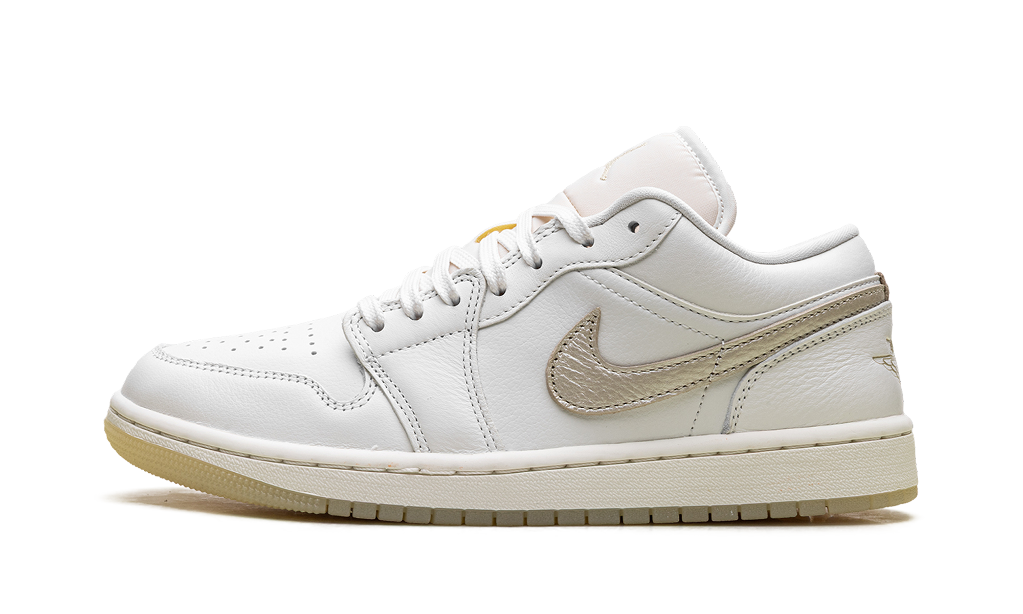 Jordan 1 Low SE WMNS "Metallic Team Gold" HV5157 100